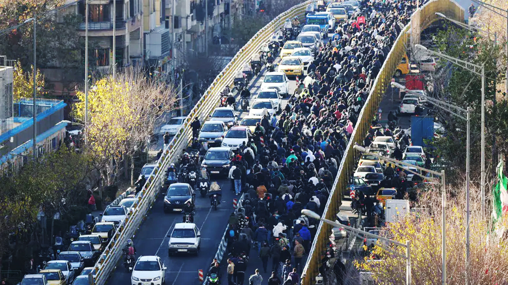 ১৮ ঘণ্টা পরও অফলাইনে ইরান; বিক্ষোভে তথ্য নিয়ে গভীর উদ্বেগ