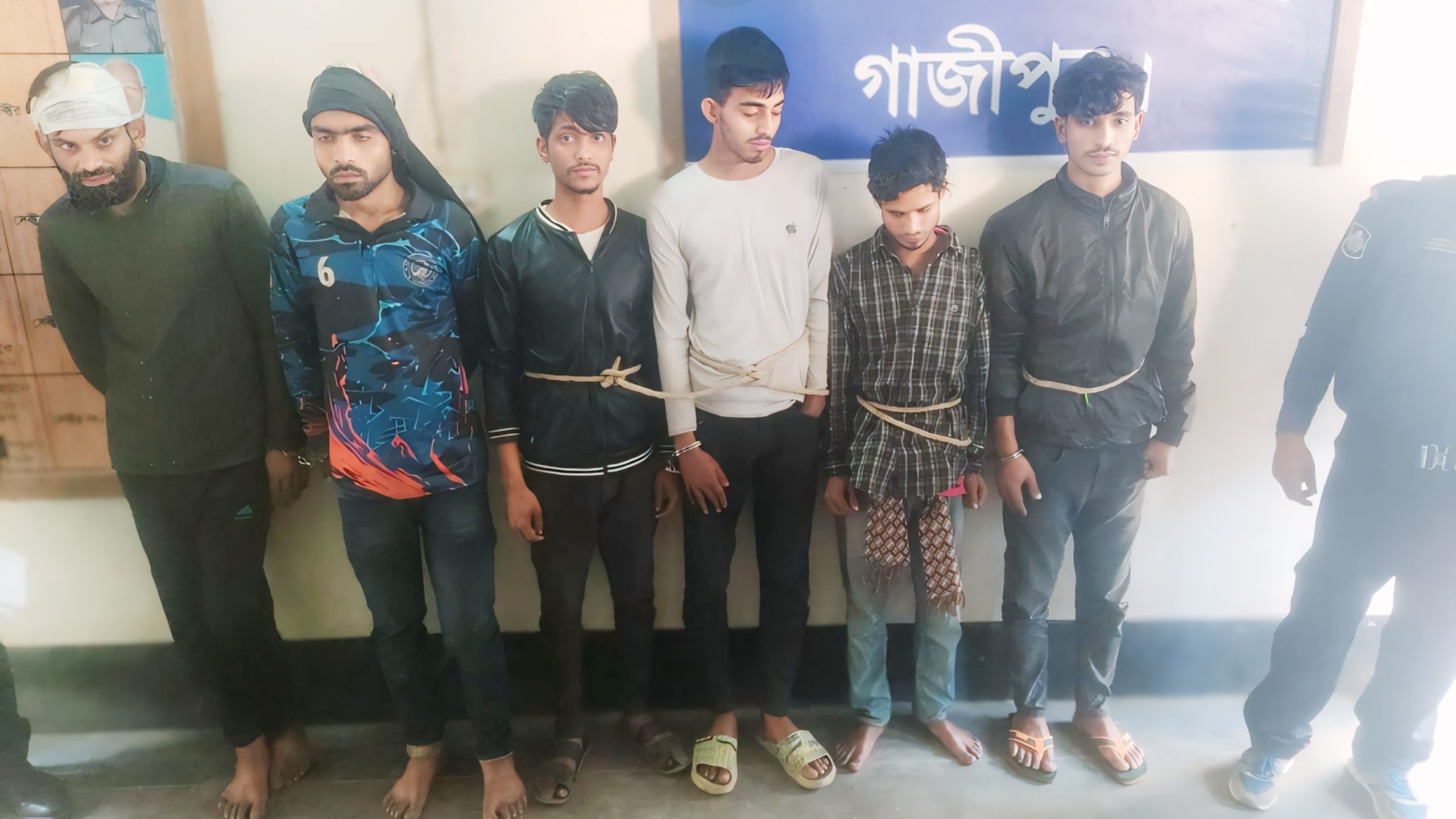 কালীগঞ্জে অপহৃত যুবক উদ্ধার: ১৭ মামলার আসামিসহ গ্রেপ্তার ৪