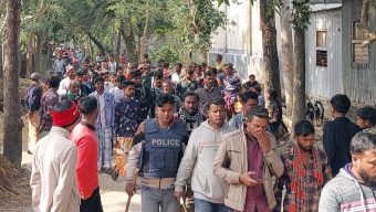 শাহজাদপুরে দুই কিশোরের ঝগড়া থেকে রণক্ষেত্র গ্রাম: আহত ২০, বাড়িঘর ভাঙচুর