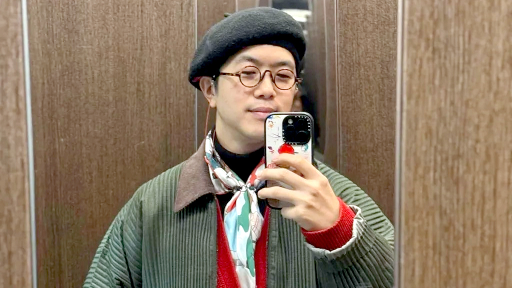 জেন-জি বনাম ‘ইয়ং ফর্টিজ’: আইফোন আর স্ট্রিট-ওয়্যার নিয়ে কোরিয়ায় প্রজন্মের লড়াই