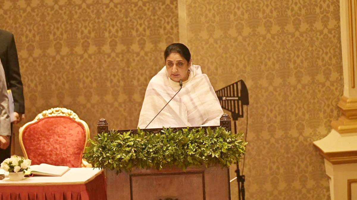 মহারাষ্ট্রের প্রথম নারী উপমুখ্যমন্ত্রী সুনেত্রা পাওয়ার: শোক কাটিয়ে নতুন পথচলা