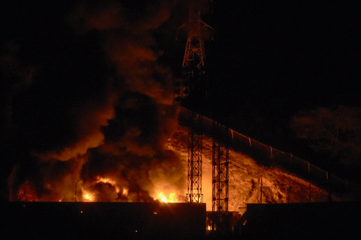 কারাকাসসহ বিভিন্ন অঞ্চলে হামলা, ‘মার্কিন আগ্রাসন’ বলে অভিযোগ ভেনেজুয়েলার
