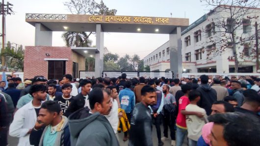 পাবনায় হাড্ডাহাড্ডি লড়াইয়ের পর উত্তেজনা: ইসি’র সিদ্ধান্তের অপেক্ষায় বিএনপি