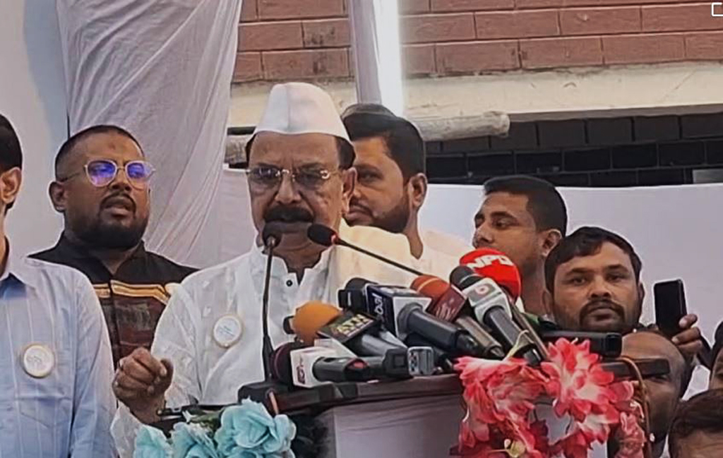 ‘আমাকে ভোট না দিলেও সমস্যা নেই, তবে ভোটকেন্দ্রে যান’: গয়েশ্বর চন্দ্র রায়