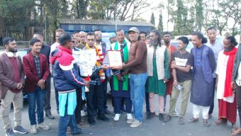 যুক্তরাজ্য প্রবাসী গীতিকার আছাব আলীকে বিমানবন্দরে সংবর্ধনা