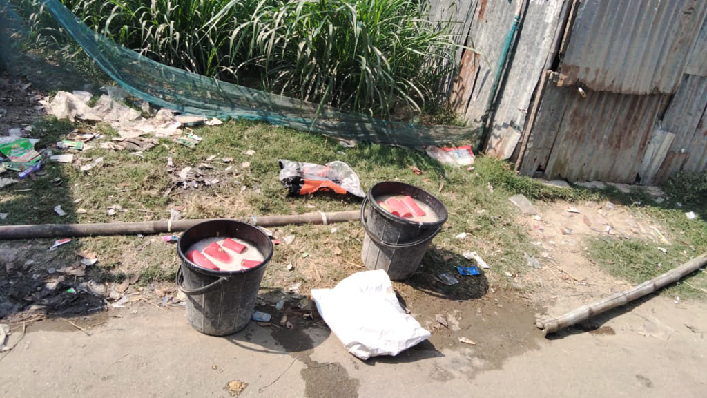 কুমারখালীতে ভোটকেন্দ্রের কাছে ১০টি ককটেল উদ্ধার: এলাকায় আতঙ্ক