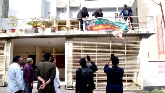 রাজশাহীতে ‘খালেদা জিয়া পরিষদ’ নাম দিয়ে বাড়ি দখল: উচ্ছেদ করলেন মিনু