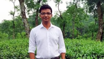 নওগাঁ হাসপাতালের সামনে রাজস্ব কর্মকর্তার রক্তাক্ত লাশ উদ্ধার: তদন্তে পুলিশ