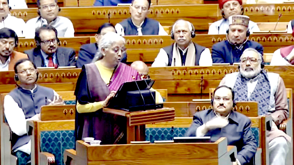 ভারতের নতুন বাজেট: ক্যানসারের ওষুধ ও ইলেকট্রনিকস পণ্যের দাম কমছে, বাড়ছে কফির খরচ