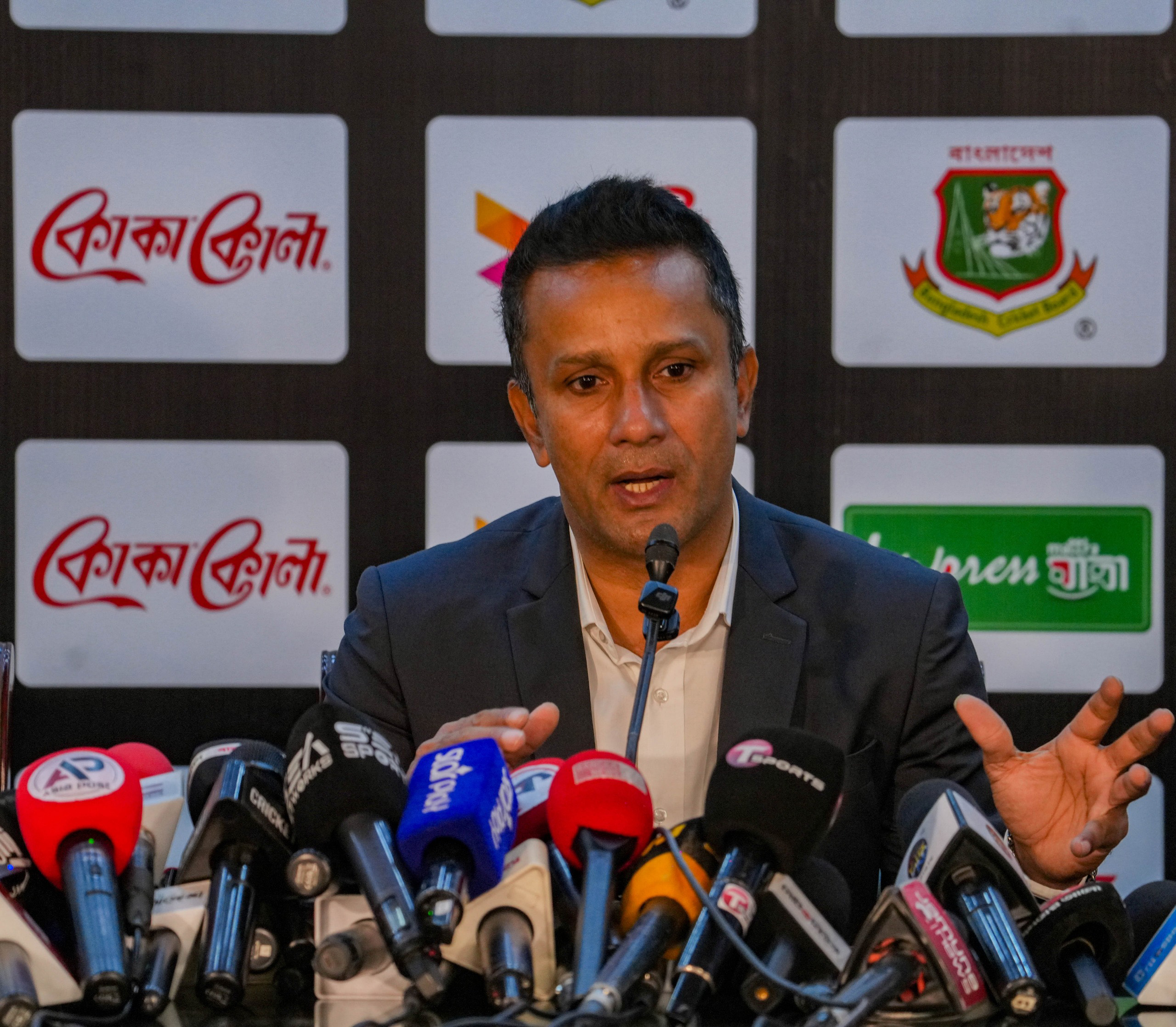 ইউটিউবারের ‘অপ্রাসঙ্গিক’ প্রশ্ন: সংবাদ সম্মেলন বর্জন করলেন খালেদ মাসুদ পাইলট, কোয়াবের উদ্বেগ