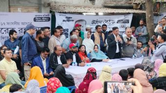 ঢাকা-১৭: তারেক রহমানের পক্ষে কড়াইল বস্তিতে শামিলা রহমান সিঁথির নির্বাচনী প্রচার