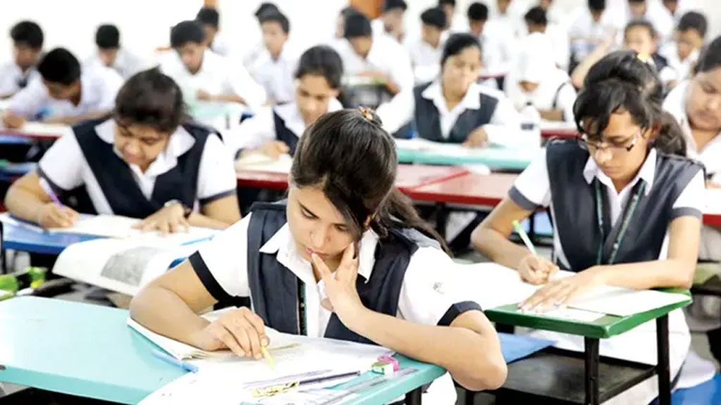 অনিয়ম ও পরীক্ষার্থী স্বল্পতা: খুলনায় এসএসসির ১০টি পরীক্ষাকেন্দ্র বাতিল