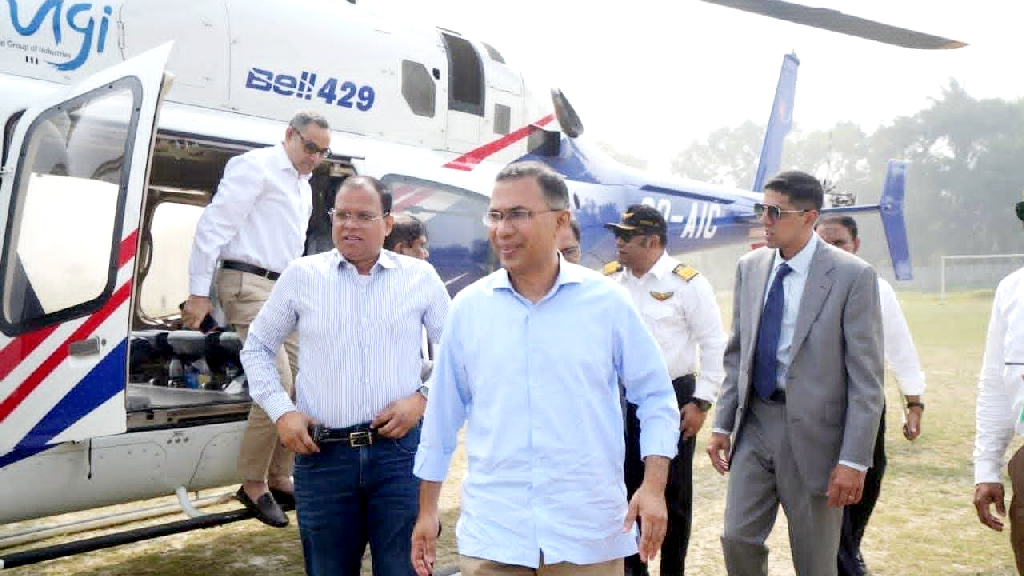 বরিশালে বিএনপির বিভাগীয় জনসভা: মঞ্চে উপস্থিত তারেক রহমান