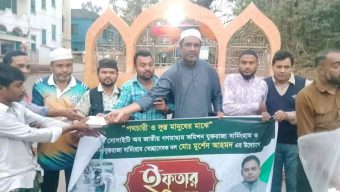 সিলেটের শিবগঞ্জে পথচারীদের মাঝে জাতীয় গণমাধ্যম কমিশনের ইফতার বিতরণ
