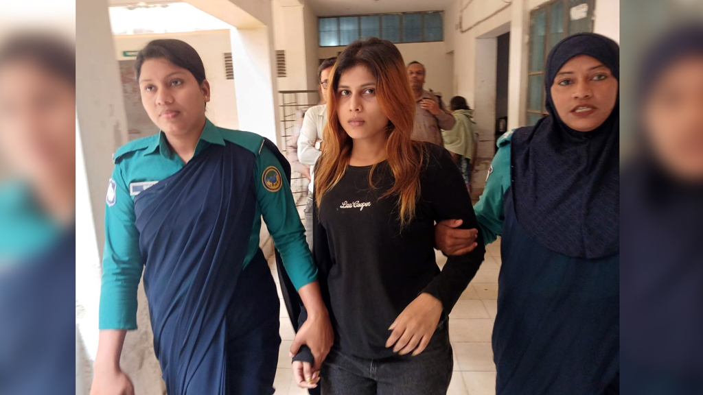 বরিশালে আবাসিক হোটেলে হানিট্রাপ চক্রের ২ সদস্য গ্রেপ্তার