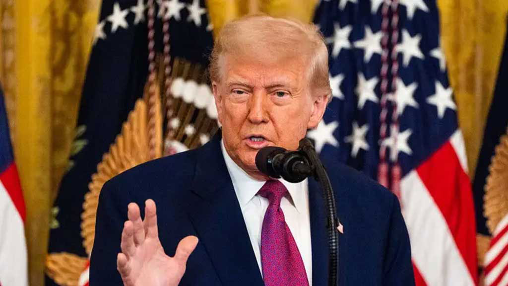 ট্রাম্পের ‘ফলপ্রসূ’ আলোচনার দাবি বনাম ইরানের অস্বীকার: প্রচারযুদ্ধ নাকি পর্দার আড়ালের সমঝোতা?