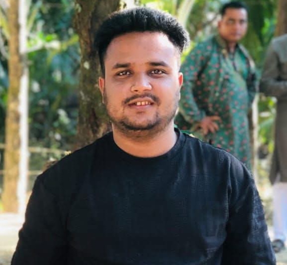 ১১নং মধ্য জাফলংএ সংঘর্ষের মূল হুতা ইউনিয়ন ছাত্রদলের সাধারণ সম্পাদক আরিফ।