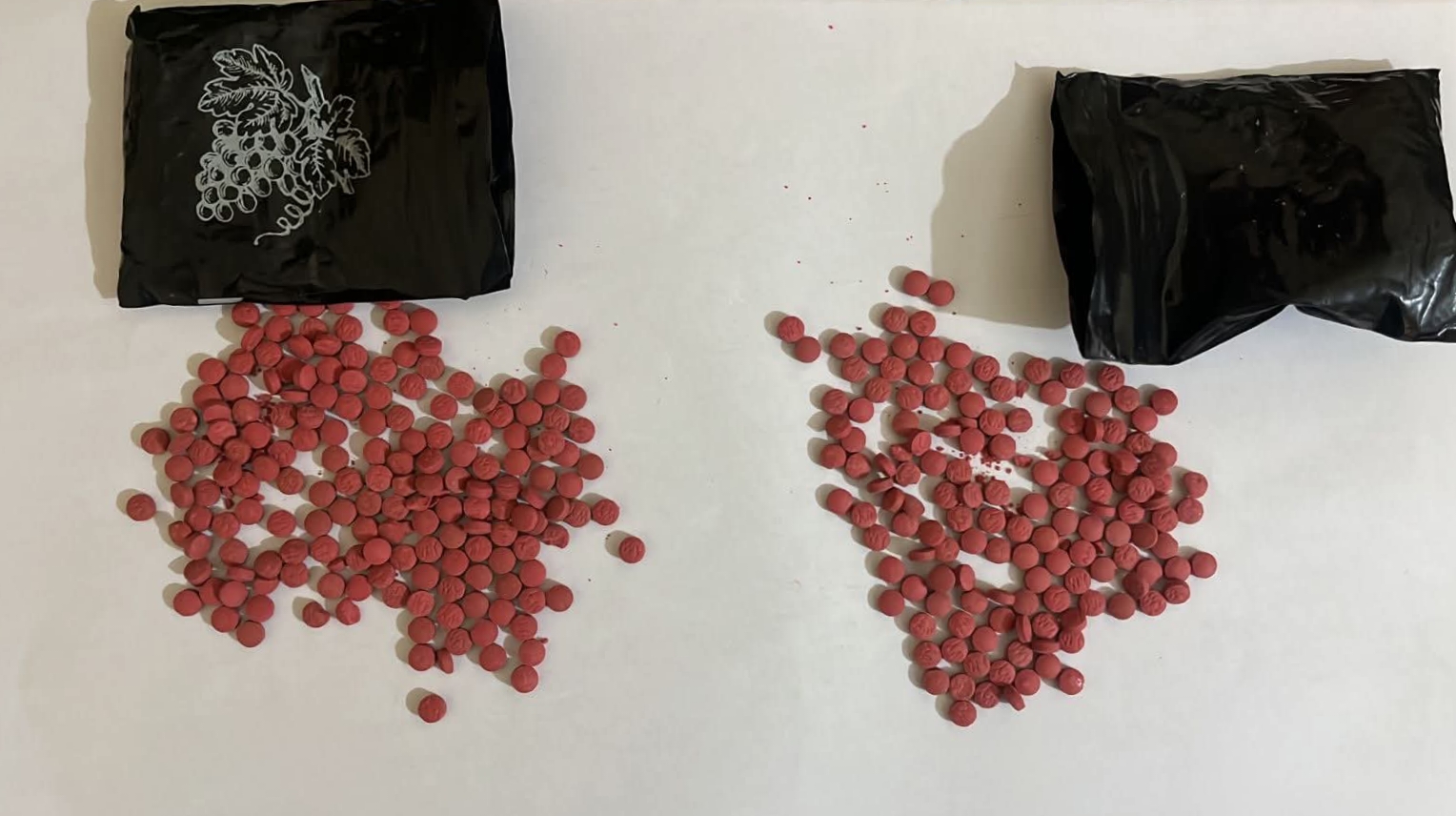 শাহপরান থানা পুলিশের হাত থেকে ২৯৭ পিছ ইয়াবা সহ দুই আসামিকে ছিনিয়ে নেয়ার অভিযোগ