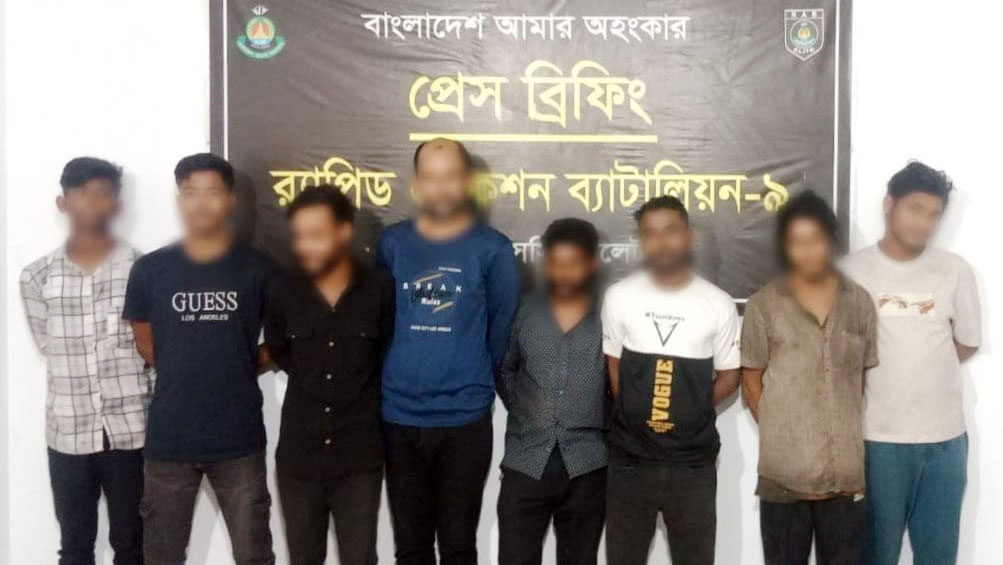 সিলেটে রাতভর অভিযানে ১৬ ছিনতাইকারী আটক