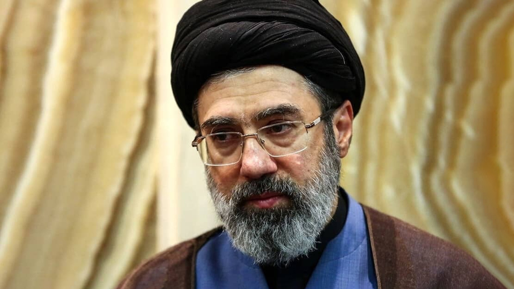 বাবার মৃত্যুর পর প্রথম ভাষণে মোজতবা খামেনির রণহুঙ্কার: মার্কিন ঘাঁটি বন্ধের আলটিমেটাম