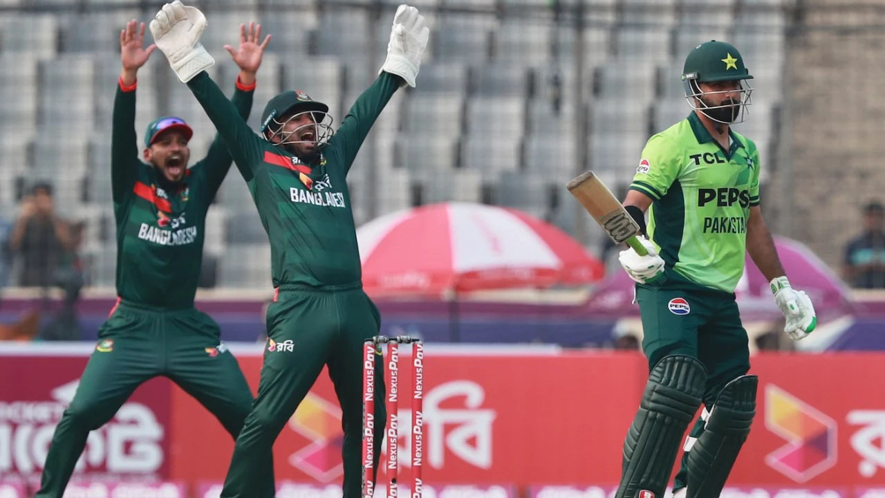 সিরিজ জয়ের লড়াইয়ে চাপে পাকিস্তান: ২৯১ রানের লক্ষ্যে শুরুতেই বিধ্বস্ত সফরকারীরা