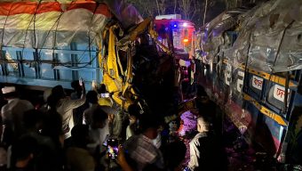 বগুড়ার শেরপুরে বাস-ট্রাক ত্রিমুখী সংঘর্ষ: আহত ১৫, আশঙ্কাজনক ২