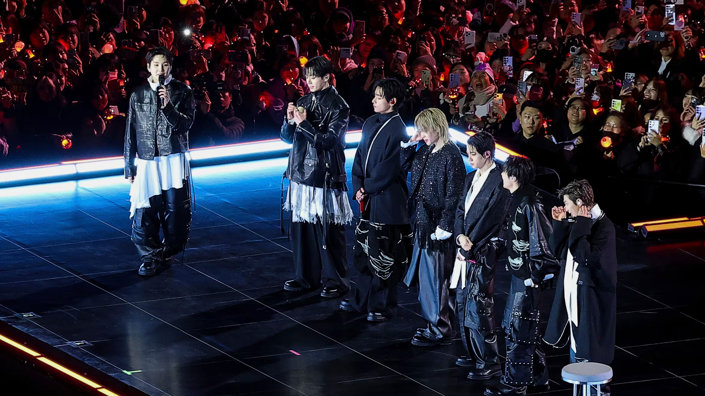 বিটিএসের রাজকীয় প্রত্যাবর্তন: নেটফ্লিক্সে ১ কোটি ৮৪ লাখ দর্শক, আয়ের লক্ষ্য ১ বিলিয়ন ডলার