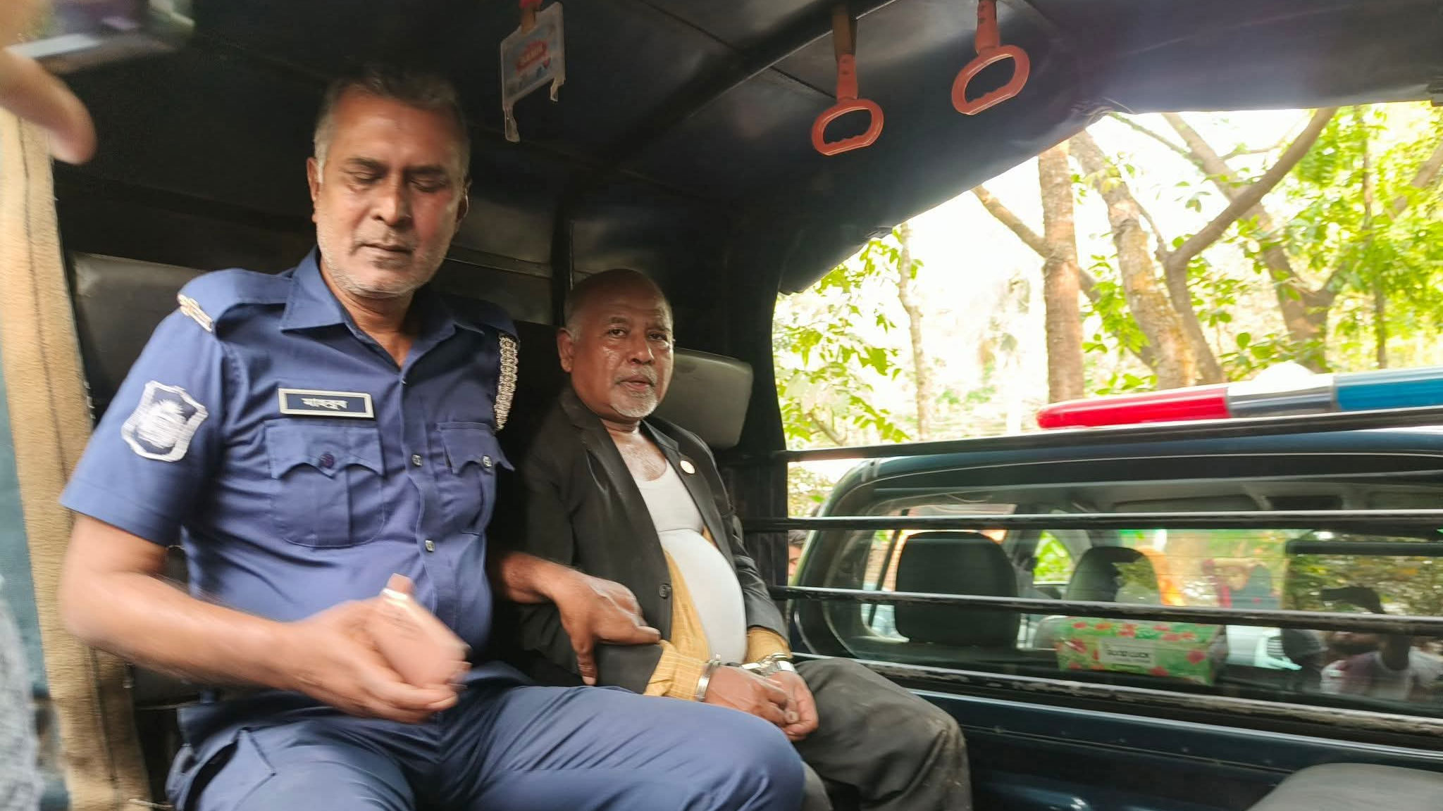 ফরিদপুরে জমি নিয়ে বিরোধ: ছোট ভাইকে গুলি করে হত্যার অভিযোগ আওয়ামী লীগ নেতার বিরুদ্ধে