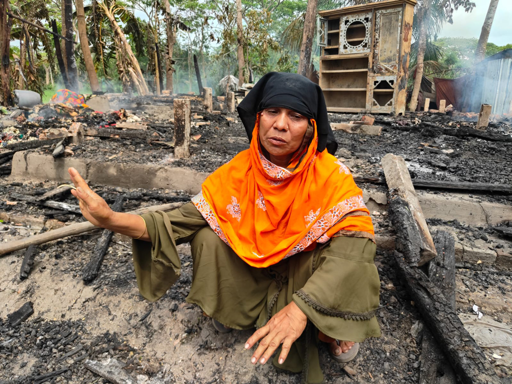 মাদকের টাকা না পেয়ে বসতঘরে আগুন দিল নেশাগ্রস্ত ছেলে, নিঃস্ব মা