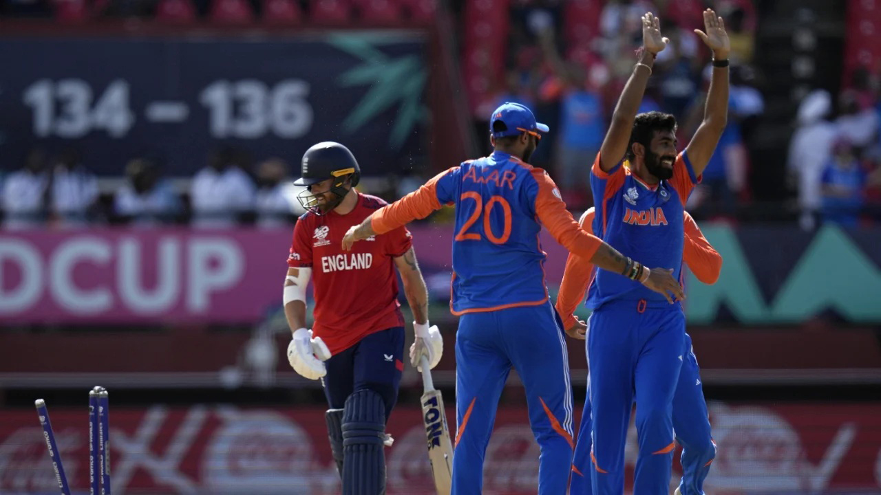 মুম্বাইয়ে আজ ‘সেয়ানে সেয়ানে’ লড়াই: ভারতের সামনে ইংল্যান্ডের ‘প্রতিশোধ’ ও নিখুঁত ক্রিকেটের চ্যালেঞ্জ