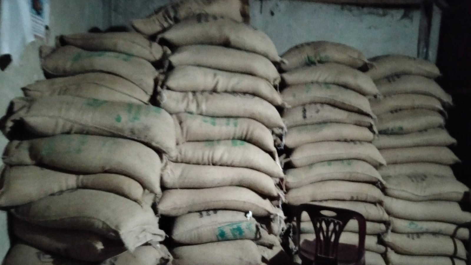 ভূরুঙ্গামারীতে খাদ্য অধিদপ্তরের সিলযুক্ত ২০ টন চাল জব্দ: গুদাম মালিকরা পলাতক