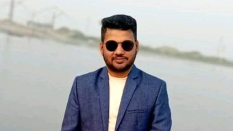 দৌলতদিয়ায় বাসডুবি: ৫ সেকেন্ডের ব্যবধানে প্রাণে বাঁচলেন খাইরুল, তীরে উঠতেই মোবাইল ছিনতাই