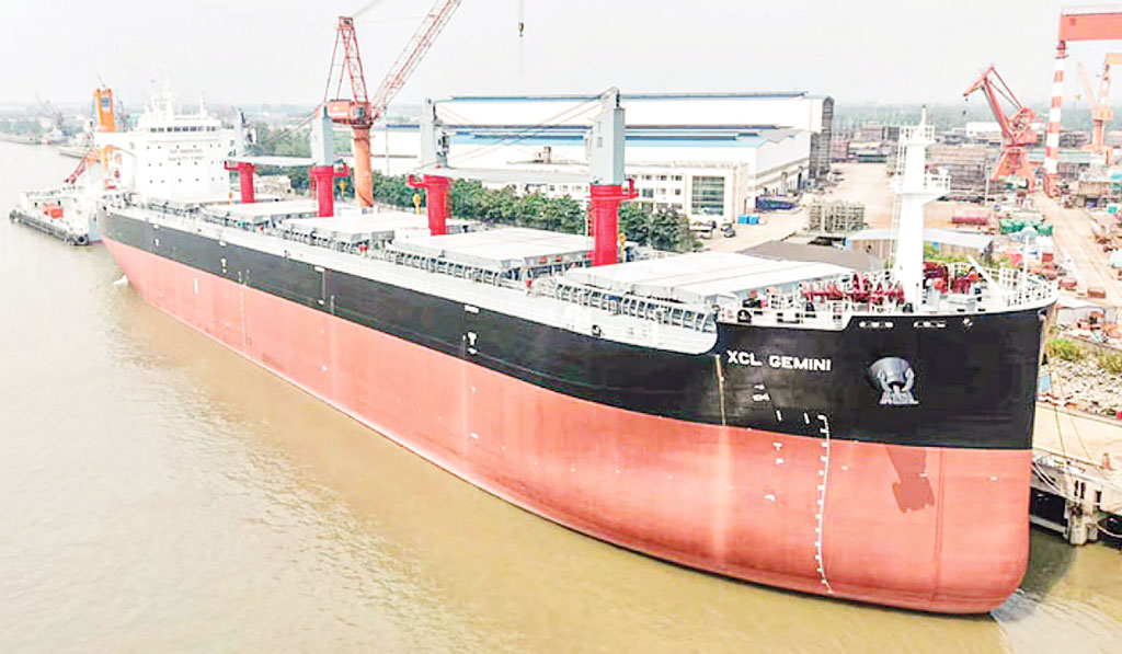 জেবেল আলী বন্দরে আটকা ‘বাংলার জয়যাত্রা’: ৩১ নাবিকের নিরাপত্তা নিয়ে বিএসসির জরুরি নির্দেশনা