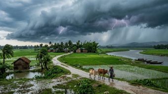 সিলেটসহ ৫ অঞ্চলে ঝোড়ো হাওয়ার পূর্বাভাস, নদীবন্দরে সতর্কসংকেত
