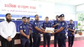 শ্রেষ্ঠত্বের মুকুট কোম্পানীগঞ্জ থানার দুই পুলিশ কর্মকর্তার: ও‌সি শফিকুল ও ইনচার্জ আমিরুল পুরস্কৃত