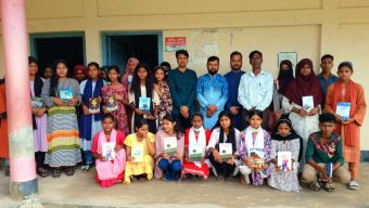 চুনারুঘাটে চা শ্রমিক সন্তানদের মাঝে সৃজনশীল বই বিতরণ: উচ্ছ্বসিত শিক্ষার্থীরা