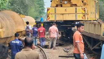 দীর্ঘ ১৮ ঘণ্টা পর সিলেটের সাথে রেল যোগাযোগ স্বাভাবিক; কাল চলবে স্পেশাল ট্রেন