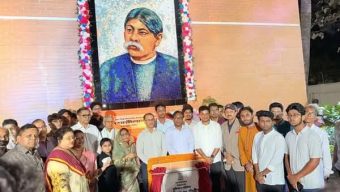 মঙ্গল প্রদীপ প্রজ্বলনের মধ্য দিয়ে ঢাবিতে কিশোরীলাল রায়ের ম্যুরাল উন্মোচন