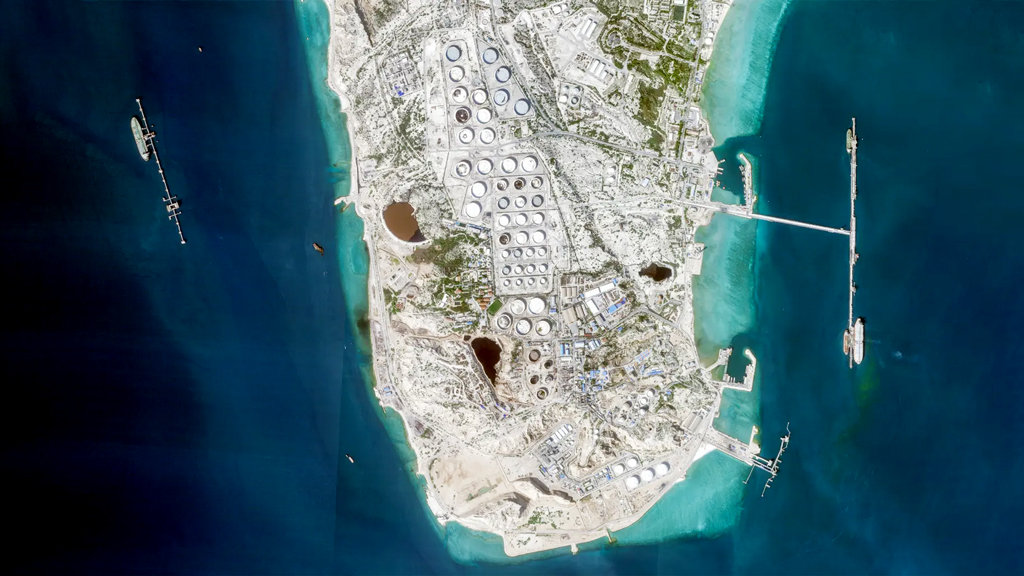 ইরানের প্রধান তেল রপ্তানি কেন্দ্র খারগ দ্বীপে মার্কিন হামলা: ‘লাল রেখা’ অতিক্রমের হুঁশিয়ারি আইআরজিসি’র