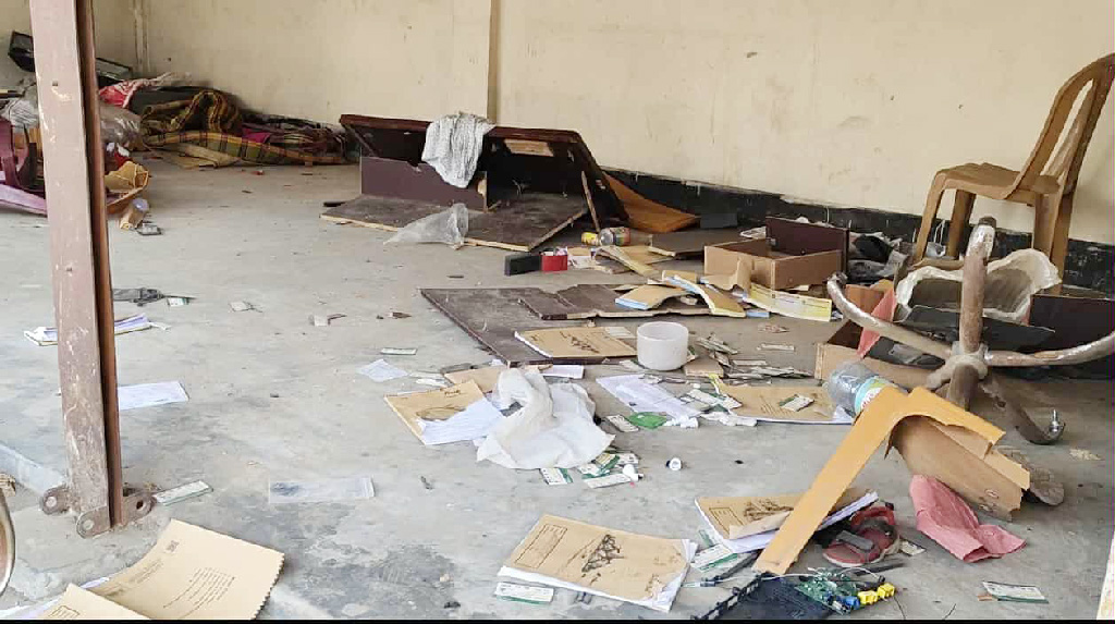 ভালুকায় নির্বাচনী দ্বন্দ্বে ছেলেকে লক্ষ্য করে বাবার গুলি: সংঘর্ষ ও কার্যালয় ভাঙচুর