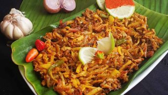 কলাপাতায় ছোট মাছের পাতুরি