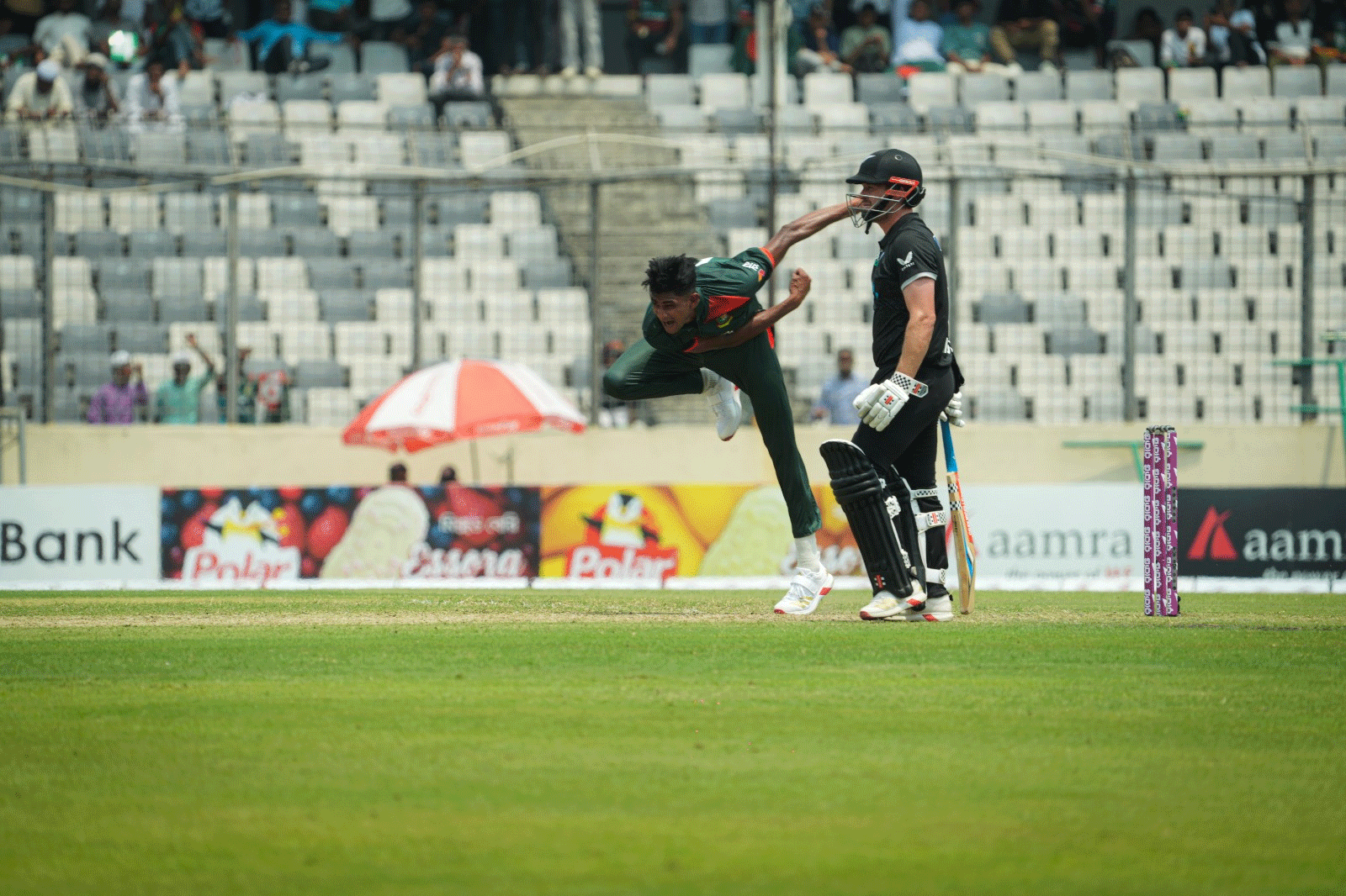 কিউইদের সামনে ম্লান নাহিদ রানা: গতির ঝড়ে লাগাম টানল নিউজিল্যান্ড