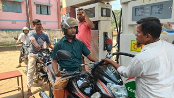 সিরাজগঞ্জে ফুয়েল কার্ড চালুর সুফল: কমছে মোটরসাইকেল চালকদের ভোগান্তি