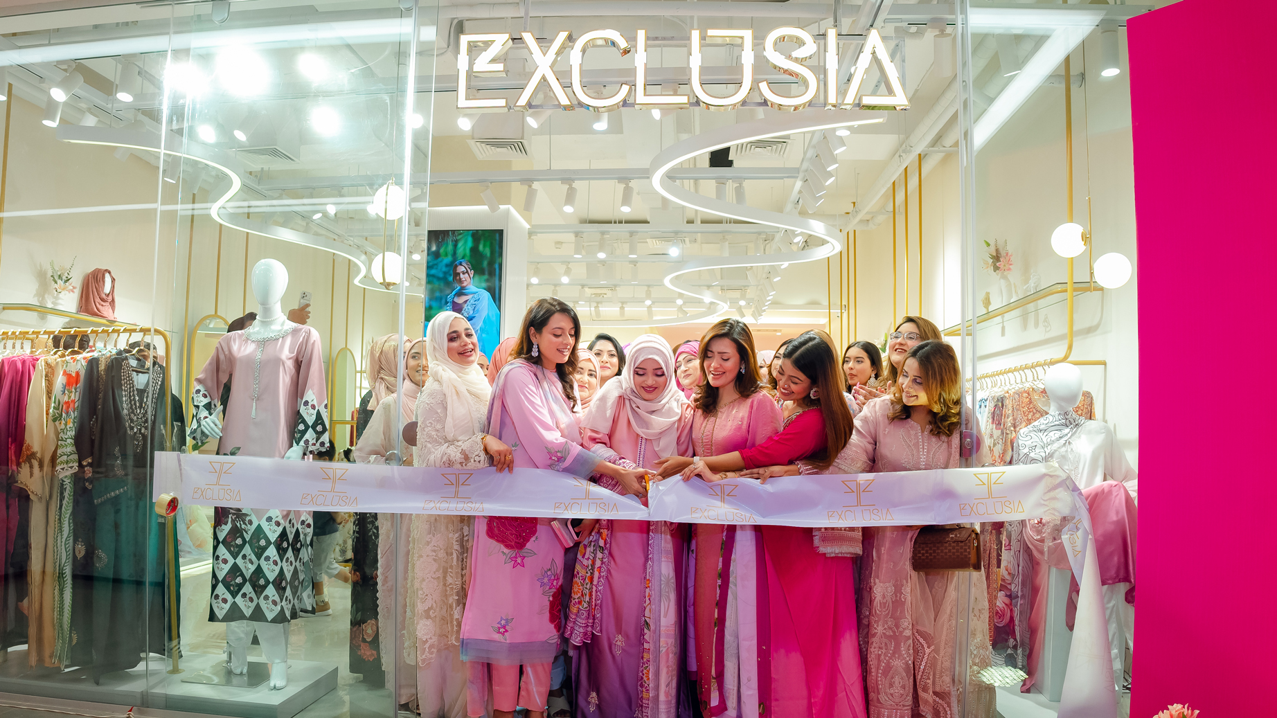 উত্তরায় নতুন সাজে ফ্যাশন ব্র্যান্ড ‘এক্সক্লুসিয়া’র যাত্রা শুরু