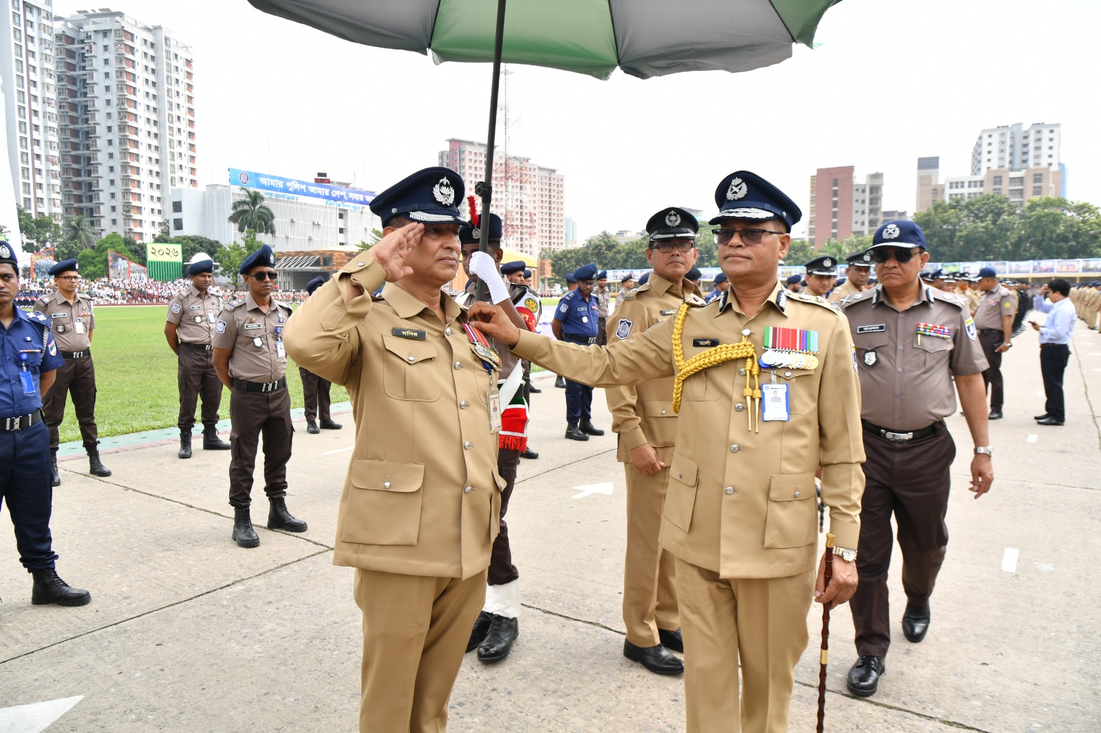 দৃষ্টান্তমূলক সেবার স্বীকৃতি পেলেন এসএমপি মোগলাবাজার থানার ওসি মোঃ মনির হোসেন
