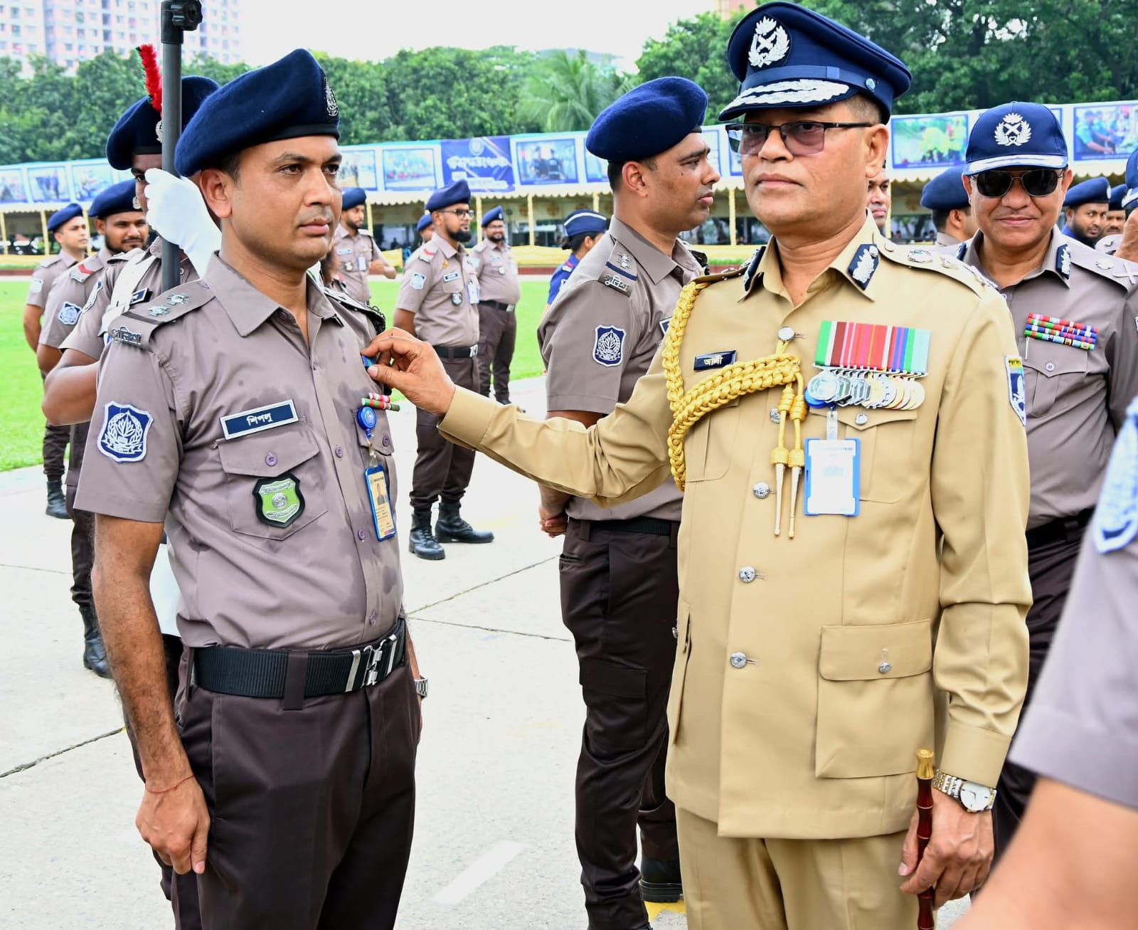 আইজিপি ব্যাজ পেলেন সিলেট মেট্রোপলিটন পুলিশের এসআই শিপলু চৌধুরী