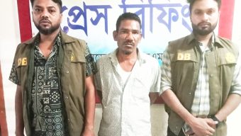 সিলেটে ডিবি পুলিশের অভিযানে ইয়াবা ও গাঁজাসহ মাদক ব্যবসায়ী গ্রেফতার, দুই সহযোগী পলাতক