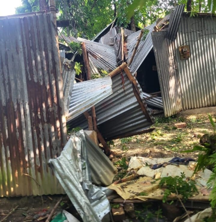 মাদারীপুরে মাদক ব্যবসায়ীর দখলবাজি ও হামলা: বৃদ্ধ মা-বাবাকে উদ্ধারে প্রধানমন্ত্রীর হস্তক্ষেপ কামনা