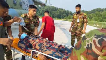 বাঘাইছড়িতে দুর্গম চিম্বুলুই সীমান্তে দায়িত্ব পালন কালে হঠাৎ অসুস্থ সদস্যকে হেলিকপ্টার যোগে চট্টগ্রাম সিএমএইচে আনলো বিজিবি