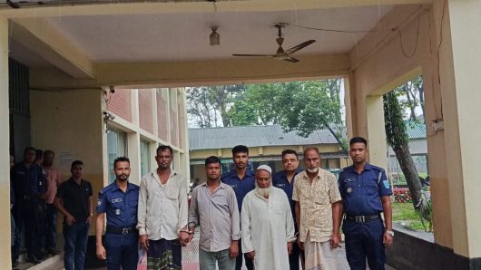 কোম্পানীগঞ্জ থানা পুলিশের অভিযানে হত্যা মামলার ২ এজাহারভুক্ত আসামিসহ গ্রেফতার ৩